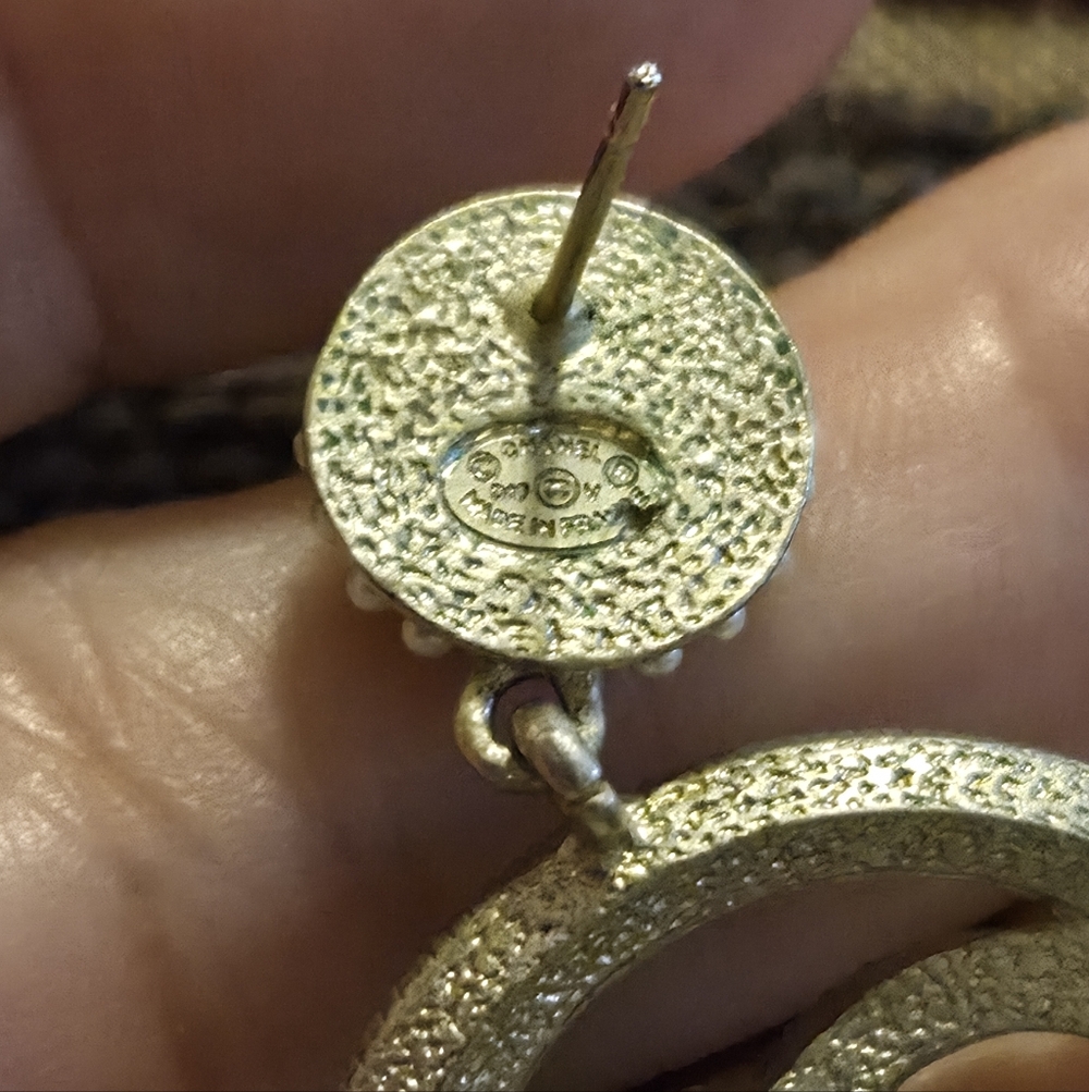 Authentic Chanel Single Earring - Picture 5 of 12